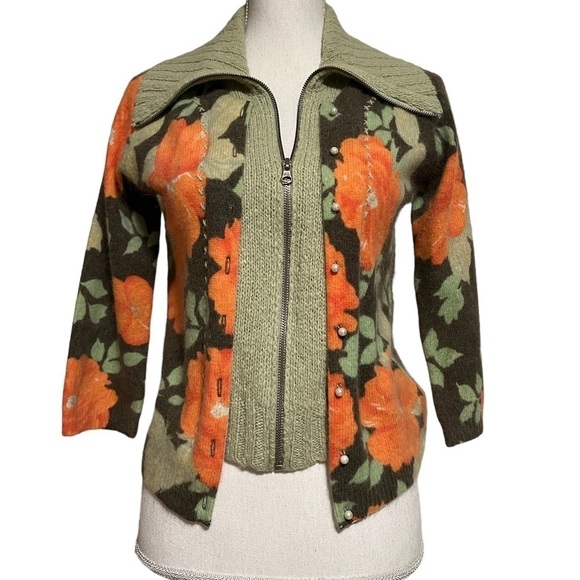 FREE PEOPLE LIGHTWEIGHT SOFT FLORAL ZIPPERED SWEATER SIZE MEDIUM - Picture 1 of 11